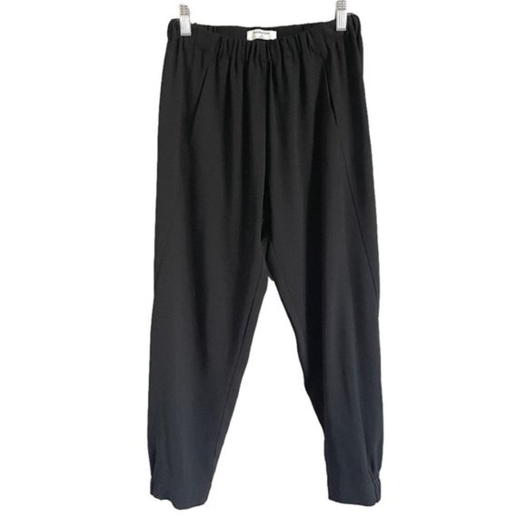 Aritzia Babaton black Dexter tapered crepe pants - XS. - Picture 2 of 11